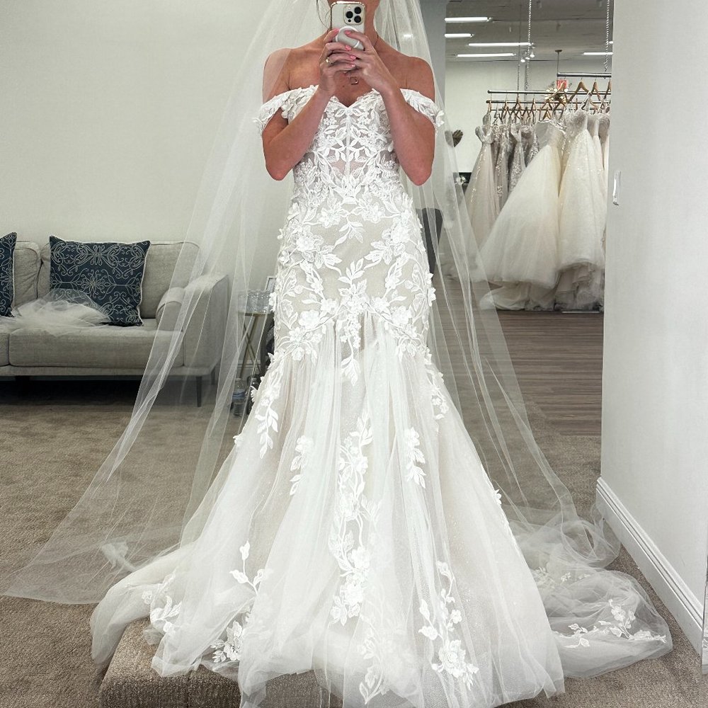 Essense of Australia D3418 Wedding Bridal Dress Gown with Sparkles